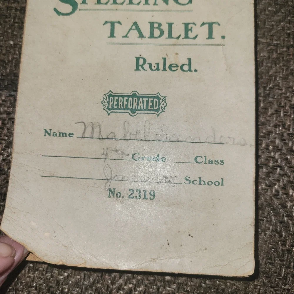 Vintage Three‎ V Veni-Vidi-Vici Spelling Tablet Ruled Perforated School Notebook